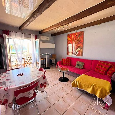 Les Pieds Dans L'Eau Apartment Saint-Cyr-sur-Mer Exterior photo